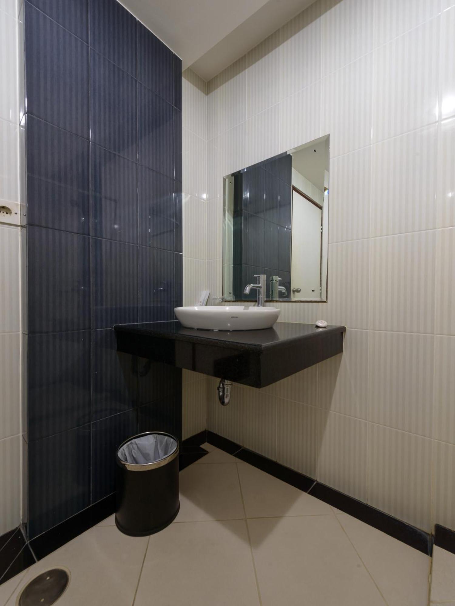 Cipta Hotel Wahid Hasyim Jakarta Exterior photo