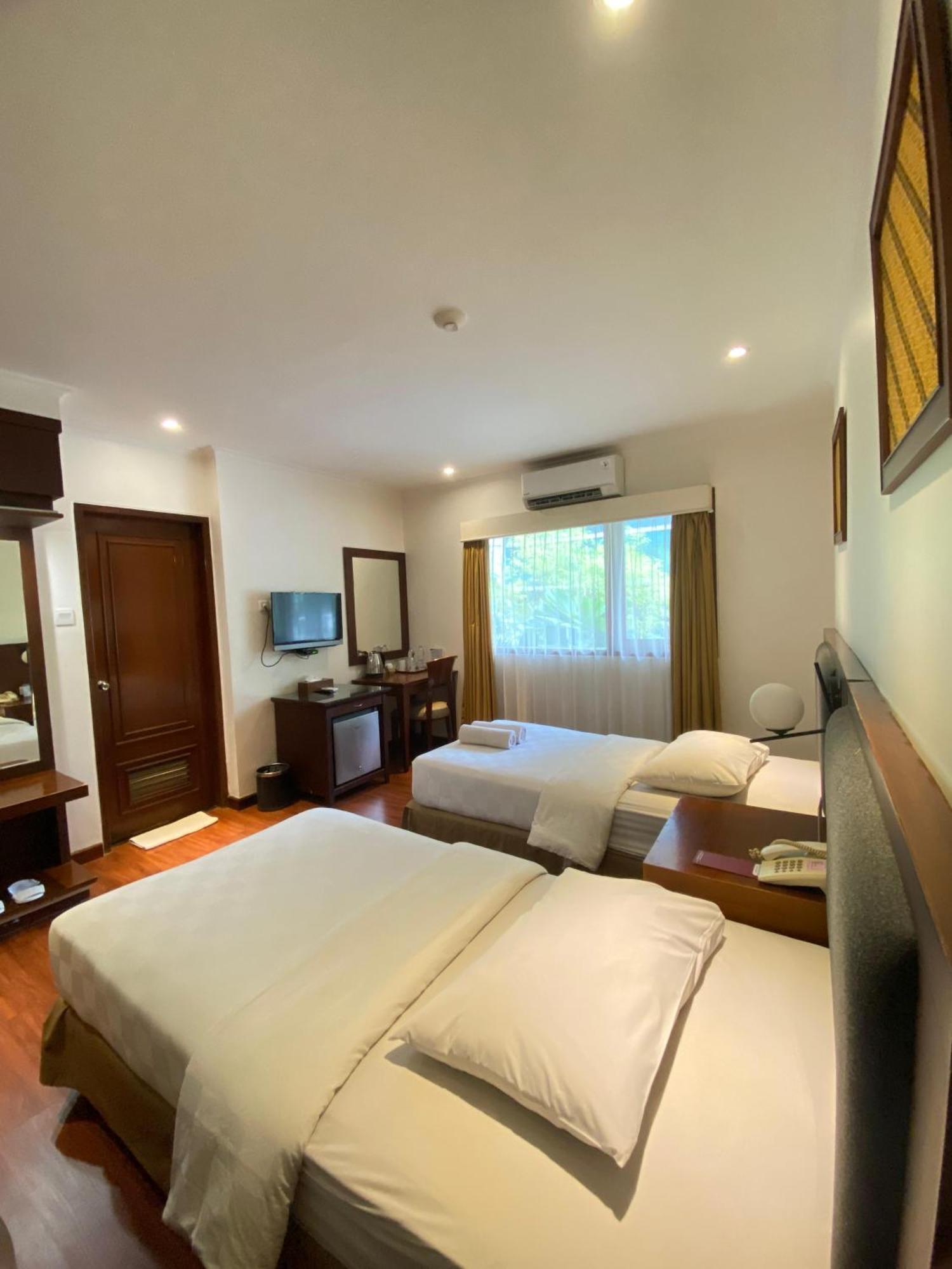 Cipta Hotel Wahid Hasyim Jakarta Exterior photo